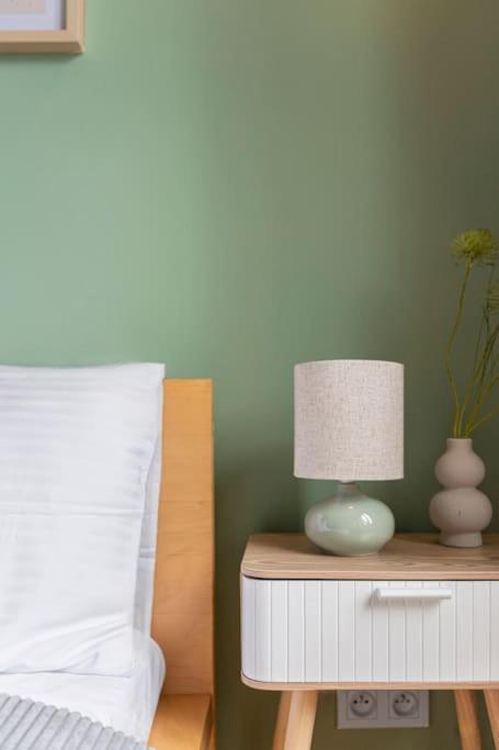 Oomph Mint Harmony & Vibrant Accents Warsaw