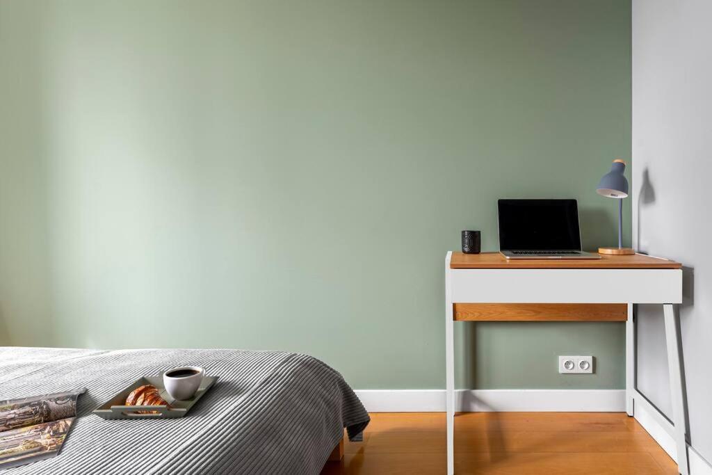 Oomph Mint Harmony & Vibrant Accents Butas