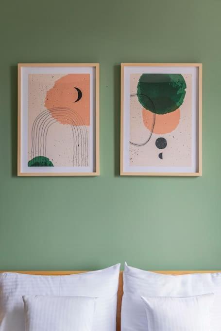 Oomph Mint Harmony & Vibrant Accents Butas Warsaw